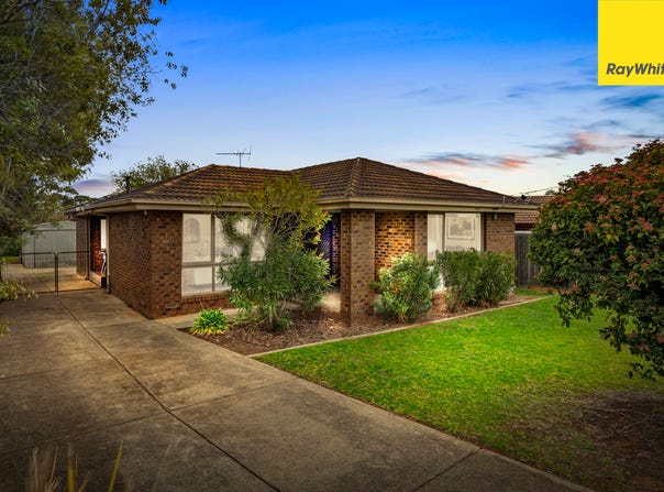 14 Vista Drive, Melton, Vic 3337