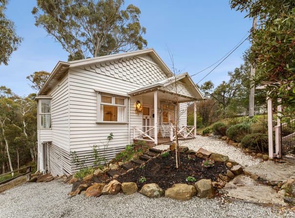 2 Golden Springs Avenue, Hepburn Springs, Vic 3461