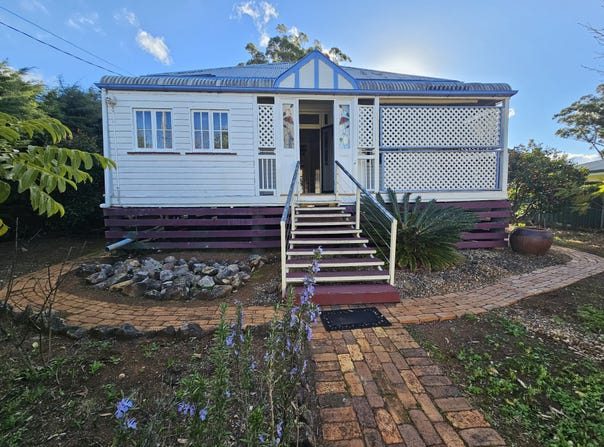 21 Andrews Road, Crows Nest, Qld 4355