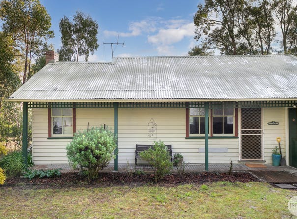 26 Rowlers Road, Snake Valley, Vic 3351