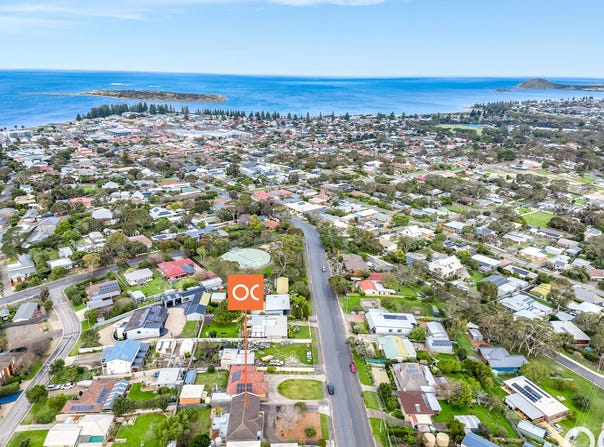 16 Greenhills Road, Victor Harbor, SA 5211