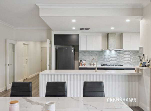5 Kingia Place, Helena Valley, WA 6056