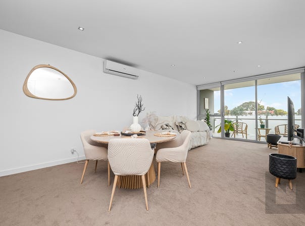 30/17 Eucalyptus Drive, Maidstone, Vic 3012