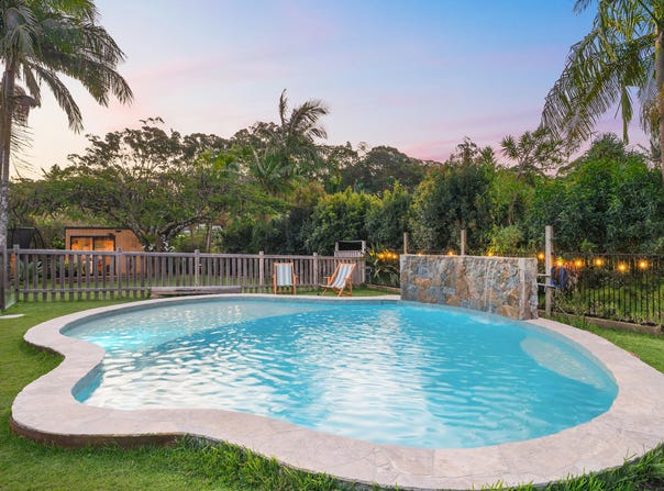 4 Woggoon Terrace, Ocean Shores, NSW 2483