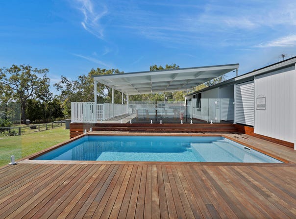 2 Herta Lane, Sarina Beach, Qld 4737