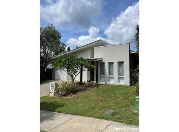 32 Kenneth Drive, Augustine Heights, Qld 4300