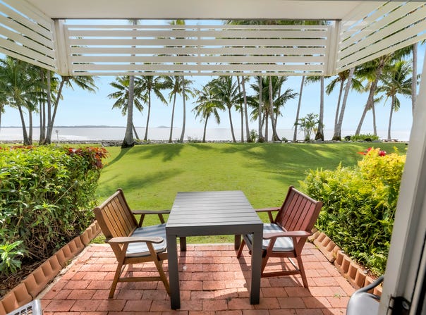 27/6 Beach Road, Dolphin Heads, Qld 4740