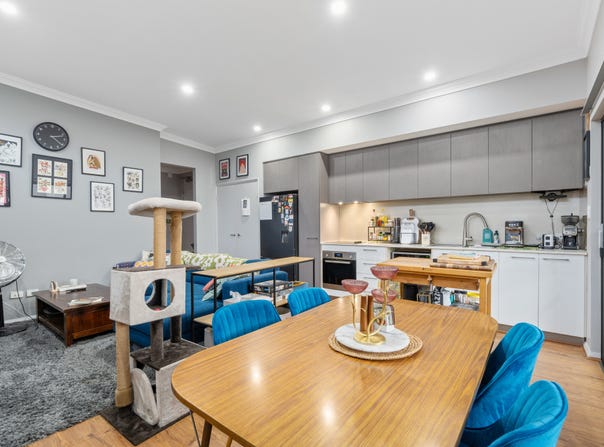 7/4 Endeavour Road, Morley, WA 6062