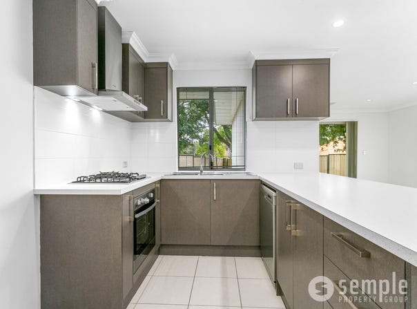 8 Sciano Avenue, Success, WA 6164