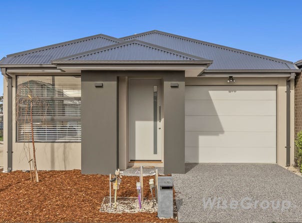 120 Bourbon Road, Cranbourne East, Vic 3977