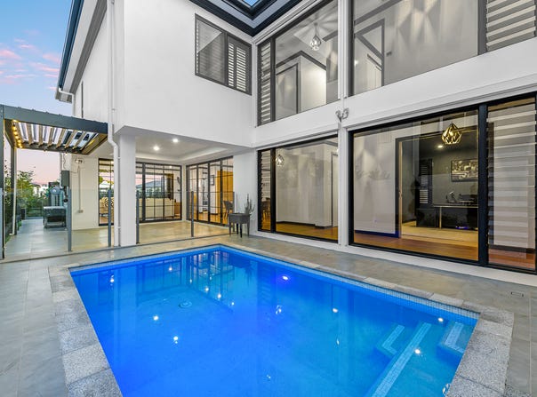 1900 Sunningdale Court, Sanctuary Cove, Qld 4212