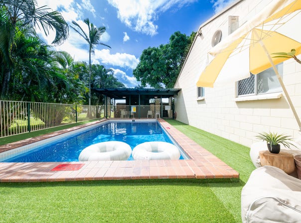13 Beach Road, Cannonvale, Qld 4802