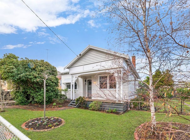 6 Dickens Street, Hamilton, Vic 3300