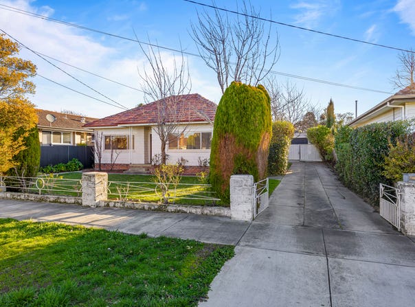 33 Grammar Street, Wendouree, Vic 3355