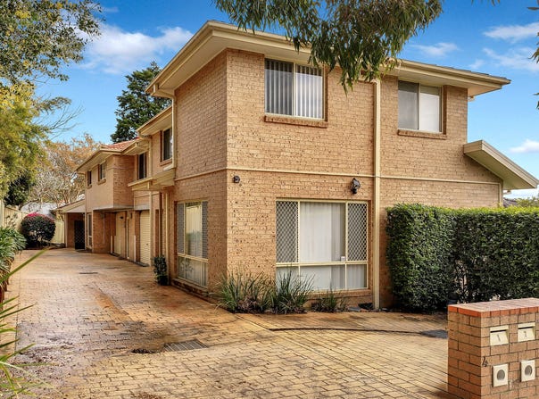 2/4 Jarrett Street, North Gosford, NSW 2250