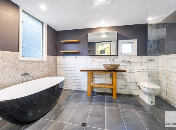 136 Main Street, Redland Bay, Qld 4165