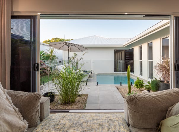 19 Headsail Drive, Trinity Beach, Qld 4879
