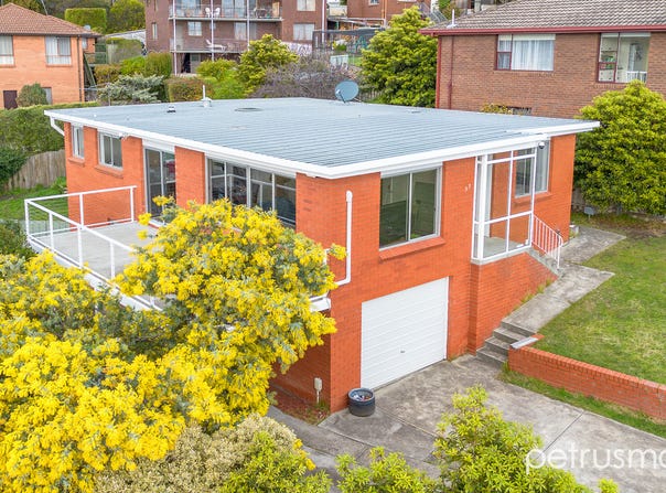 33 Elwood Drive, Lindisfarne, Tas 7015
