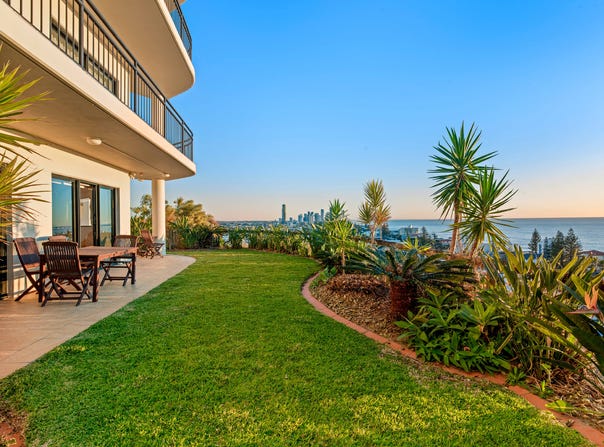C1/1 Great Hall Drive, Miami, Qld 4220