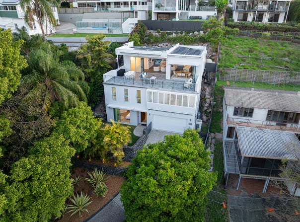 575 Royal Esplanade, Manly, Qld 4179