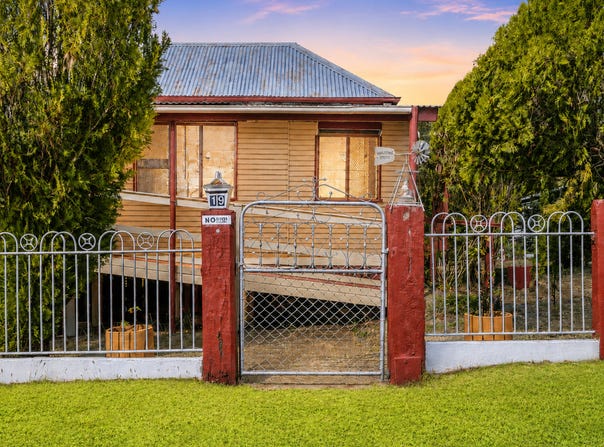 19 Rifle Range Road, Walterhall, Qld 4714