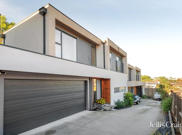 2/14 Fairway Road, Doncaster, Vic 3108