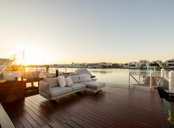 37 Aqua Street, Newport, Qld 4020