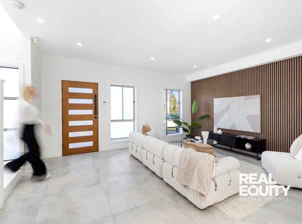 1/66-70 Ikara Crescent, Moorebank, NSW 2170
