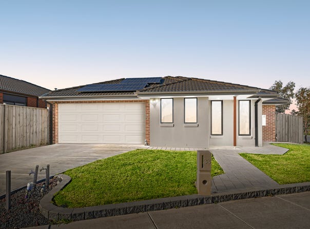 33 Dewhurst Circuit, Cranbourne East, Vic 3977