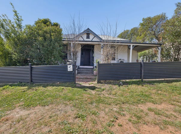 31 Brock Street, Young, NSW 2594