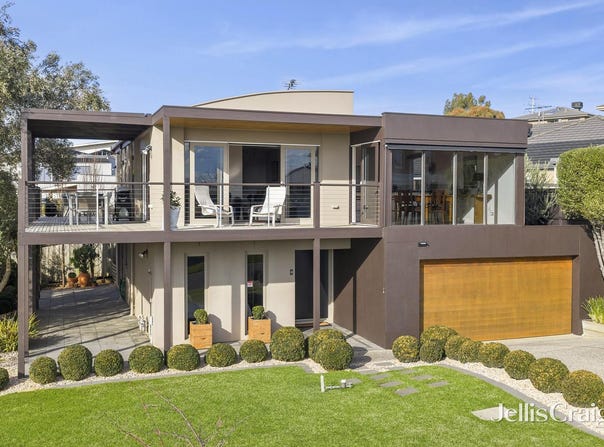 2 Greenwich Grange, Highton, Vic 3216