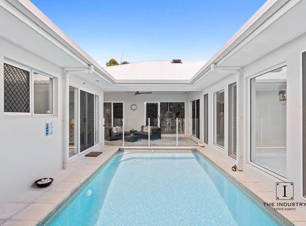 30 Lagoon Drive, Trinity Beach, Qld 4879