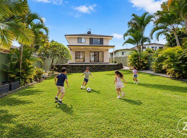 20  Beitz Avenue, Labrador, Qld 4215