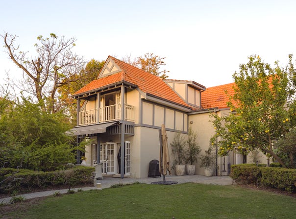 33 Wavell Road, Dalkeith, WA 6009