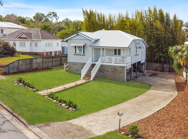 89 Bowman Parade, Bardon, Qld 4065