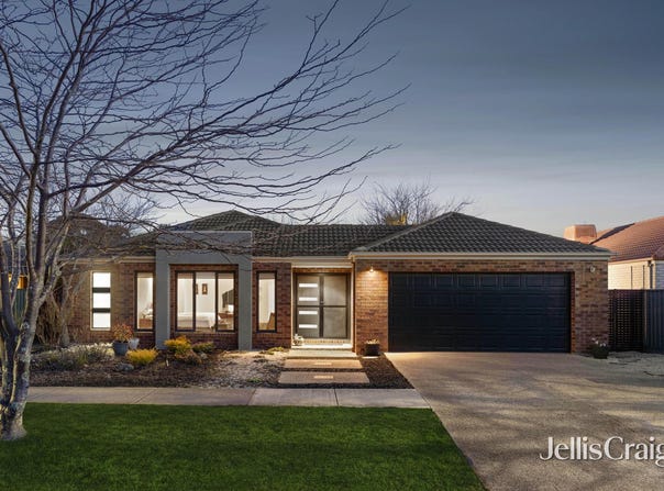 31 Faversham Avenue, Lake Gardens, Vic 3355