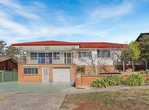 19 Belconnen Way, Weetangera, ACT 2614