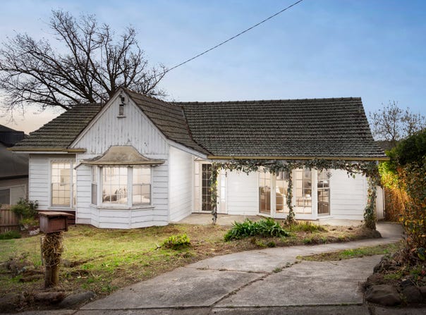3 Ash Grove, Oak Park, Vic 3046