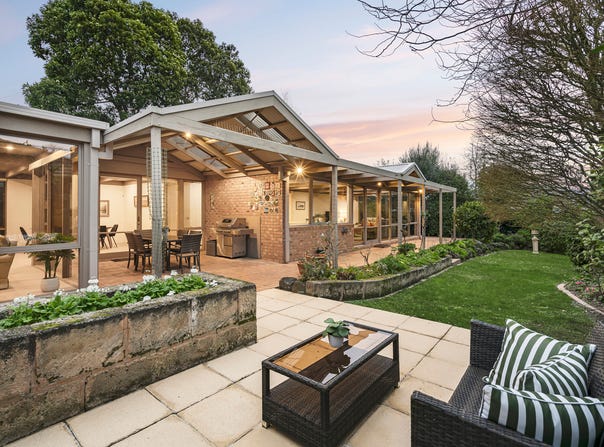 4 Loch Street, Surrey Hills, Vic 3127