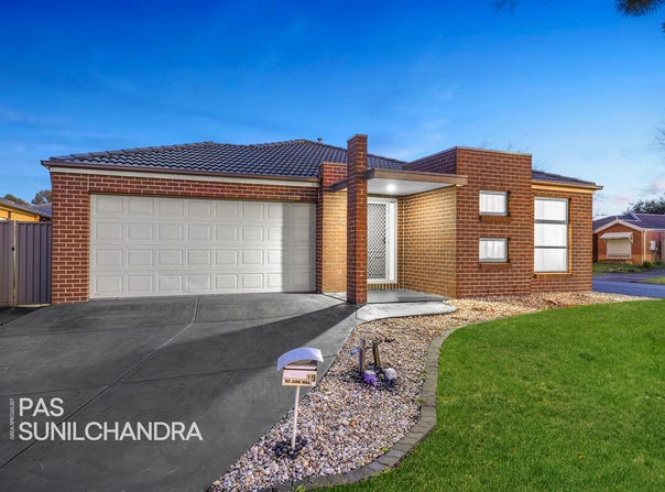 15 Tyndall Street, Cranbourne East, Vic 3977