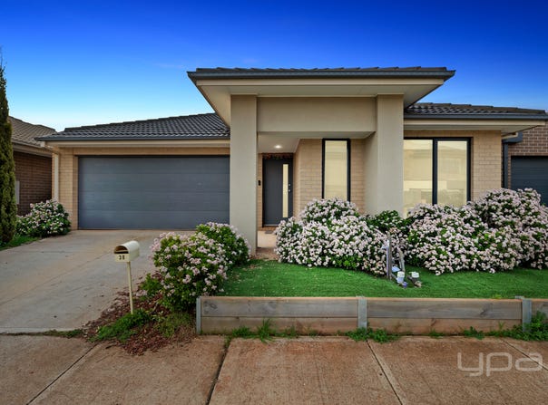 38 Runcorn Crescent, Strathtulloh, Vic 3338