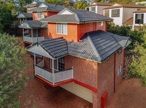 2/64 Armadale Street, St Lucia, Qld 4067