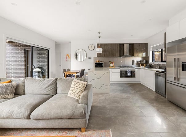2/64 Winifred Street, Oak Park, Vic 3046