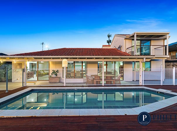 100  Oxley Drive, Paradise Point, Qld 4216