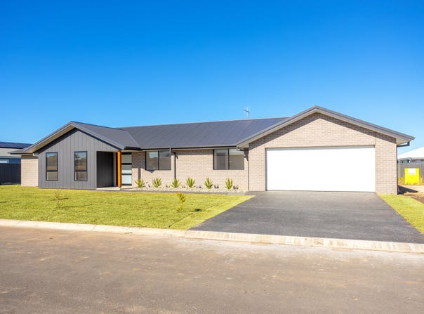 8 Peony Avenue, Old Bar, NSW 2430
