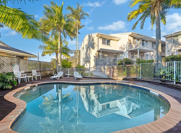 1/1-3 Perry Street, Coolum Beach, Qld 4573