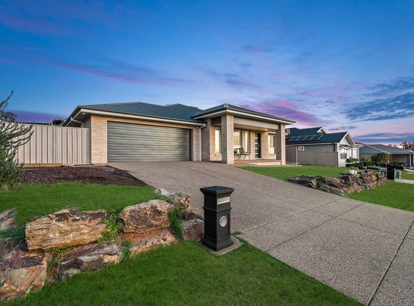 88 Bradman Drive, Boorooma, NSW 2650