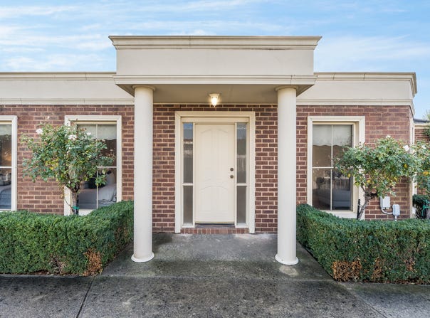 2/64 Augustine Drive, Highton, Vic 3216