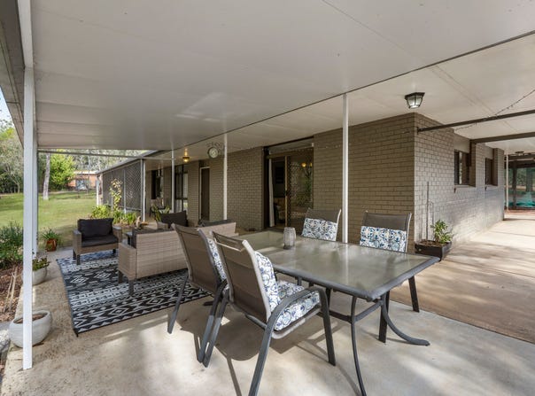13 Cemetery Road, Plainland, Qld 4341