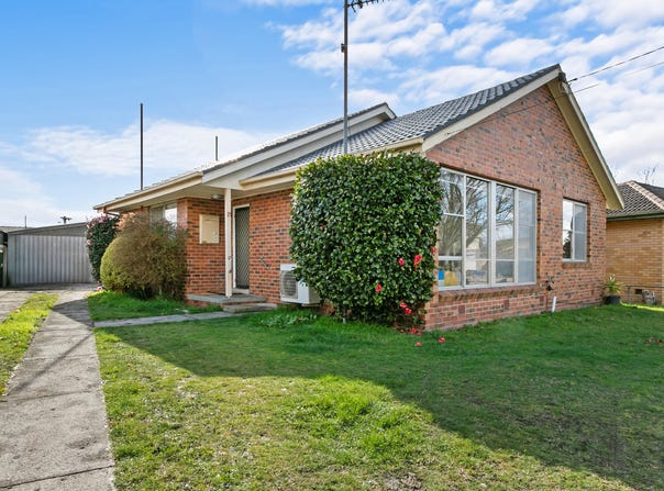 21 Fraser Crescent, Churchill, Vic 3842